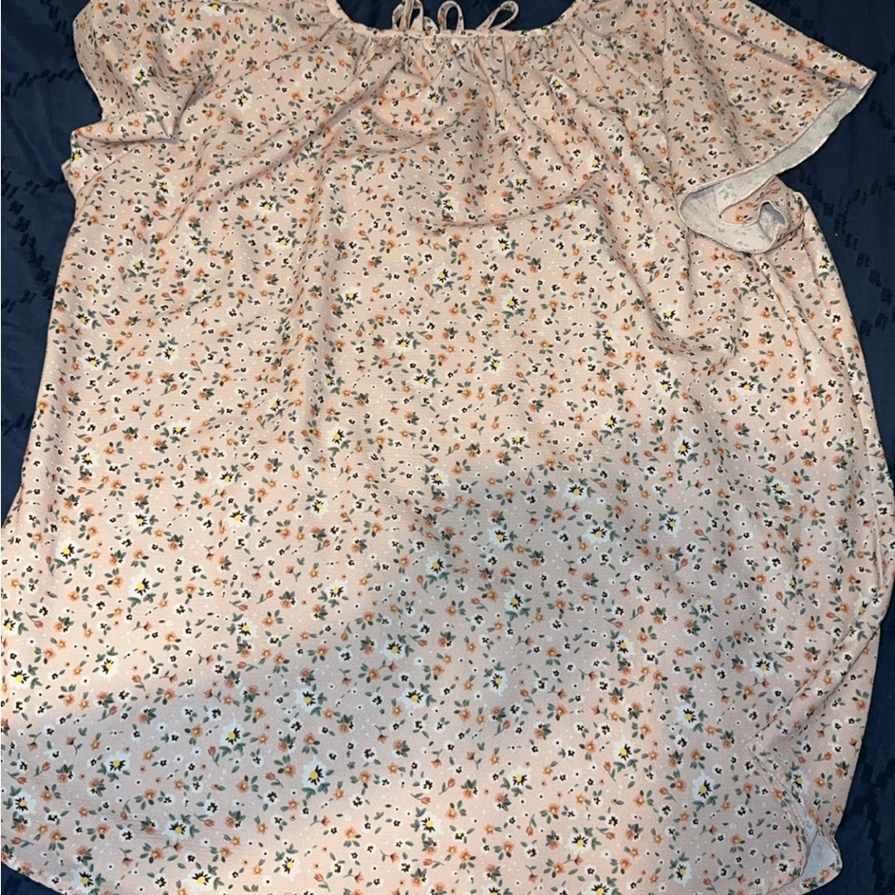 Simple Gold Ruffled Cap Sleeve Blouse - Picture 2 of 4